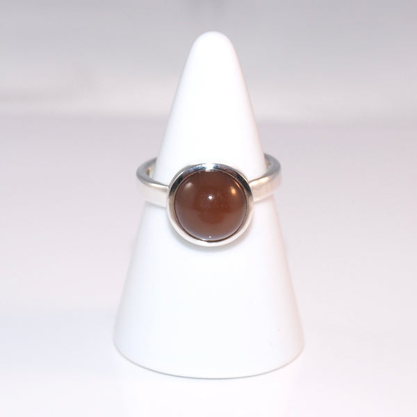 Die Praline für deinen Finger. Ein brauner Mondstein Ring! Größe 55.