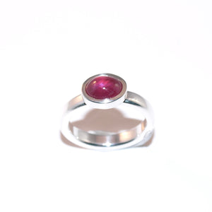 Eleganter Rubin-Ring. Größe 53