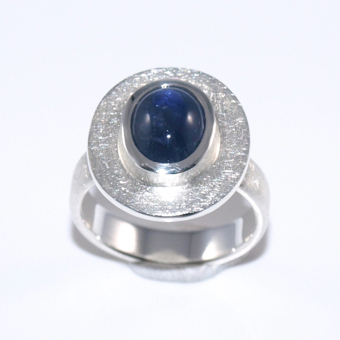 Wunderschöner blauer Iolith Ring