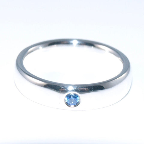 Der Blaupunkt: Silberring mit eisblauem Zirkonia