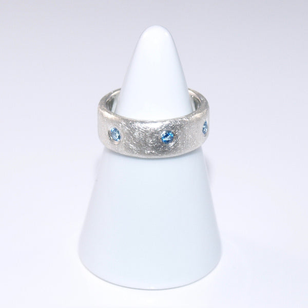 Ice-Z! Eisblauer Zirkonia-Ring aus Silber